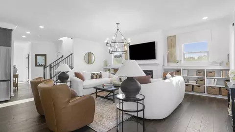 Living - 314 William Dr, Pittsburgh, PA 15239 photo 2 of 5