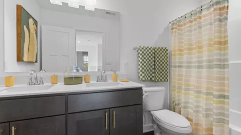 Bath - 314 William Dr, Pittsburgh, PA 15239 photo 2 of 12