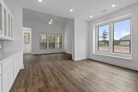 Living - 12990 Soaring Forest Dr, Conroe, TX 77302 photo 4 of 4