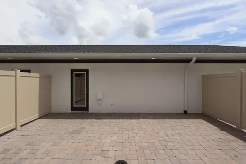 Exterior - 1401 Hyde St, Saint Cloud, FL 34771 photo 4 of 9