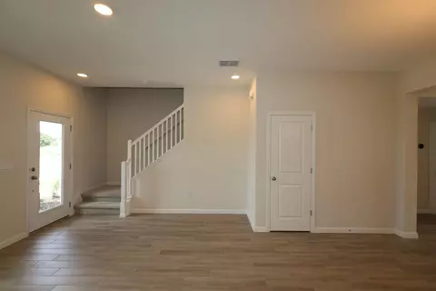 Living - 1401 Hyde St, Saint Cloud, FL 34771 photo 4 of 5