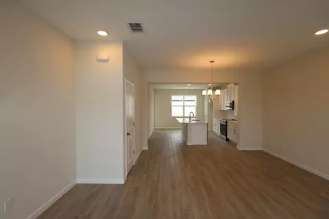 Living - 1401 Hyde St, Saint Cloud, FL 34771 photo 2 of 5