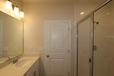 Bath - 1401 Hyde St, Saint Cloud, FL 34771 photo 2 of 2