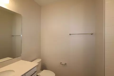Bath - 1401 Hyde St, Saint Cloud, FL 34771 photo 1 of 3