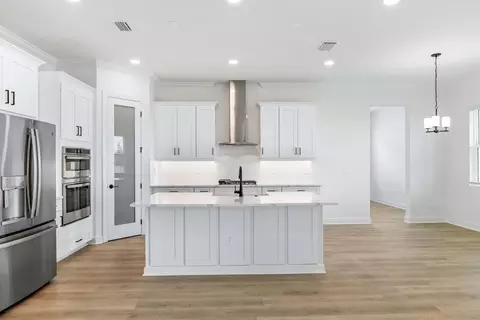 Kitchen - 17652 Cane Ave, Venice, FL 34293 photo 2 of 3