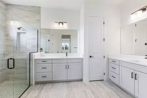 Bath - 17652 Cane Ave, Venice, FL 34293 photo 1 of 1