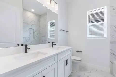 Bath - 17652 Cane Ave, Venice, FL 34293 photo 1 of 2