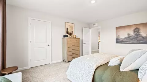 Bedroom - 1944 Willoughby Ave, Springfield, OH 45503 photo 20 of 26