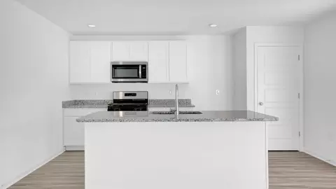 Kitchen - Laurelbrooke Loop, Fairhope, AL 36532 photo 7 of 9