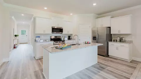 Kitchen - Laurelbrooke Loop, Fairhope, AL 36532 photo 9 of 9