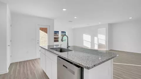 Kitchen - Laurelbrooke Loop, Fairhope, AL 36532 photo 3 of 9