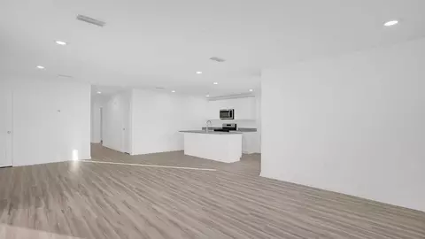 Living - Laurelbrooke Loop, Fairhope, AL 36532 photo 5 of 6