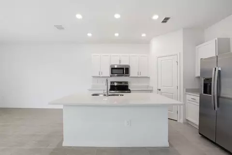 Kitchen - 13224 Stable Pl, Parrish, FL 34219 photo 1 of 7