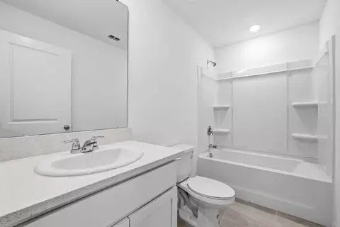 Bath - 13224 Stable Pl, Parrish, FL 34219 photo 1 of 2