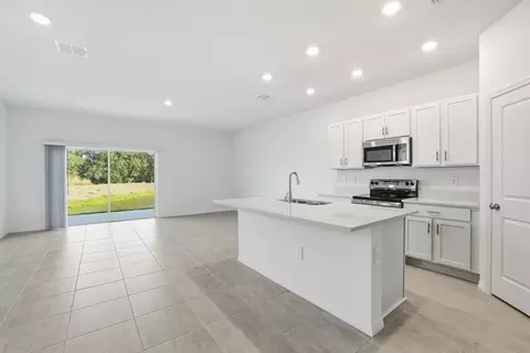 Kitchen - 13224 Stable Pl, Parrish, FL 34219 photo 3 of 7