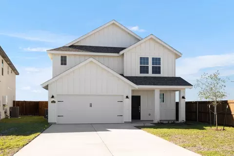Exterior - 7001 Cherimoya Ln, Laredo, TX 78046 photo 9 of 11