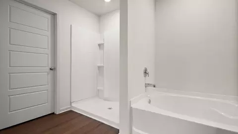 Bath - 205 Raulston Dr, Byram, MS 39272 photo 3 of 9