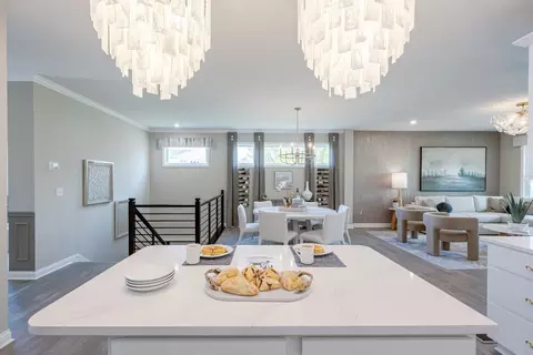 Dining - 3801 Circollo Dr, Covington, KY 41017 photo 2 of 5