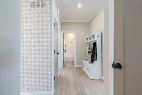 Entry Way - 3801 Circollo Dr, Covington, KY 41017 photo 3 of 4
