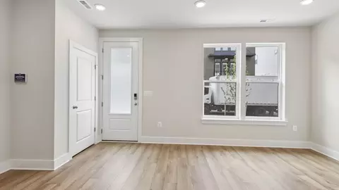 Living - 2721 Ferry Bar Dr, Baltimore, MD 21230 photo 8 of 17