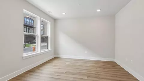 Living - 2721 Ferry Bar Dr, Baltimore, MD 21230 photo 6 of 17