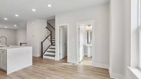 Entry Way - 2721 Ferry Bar Dr, Baltimore, MD 21230 photo 2 of 4