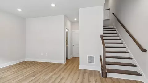 Living - 2721 Ferry Bar Dr, Baltimore, MD 21230 photo 7 of 17
