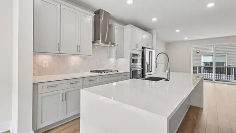 Kitchen - 2721 Ferry Bar Dr, Baltimore, MD 21230 photo 2 of 11