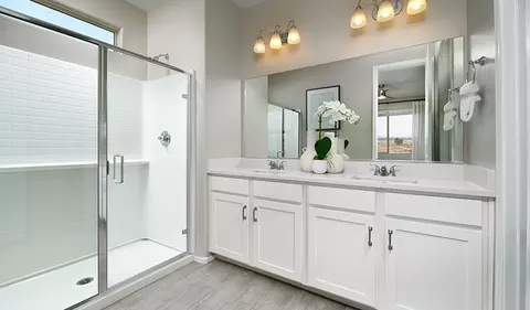 Bath - 2401 Twin Rivers Trl, Parrish, FL 34219 photo 1 of 2