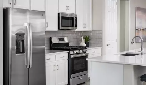 Kitchen - 2401 Twin Rivers Trl, Parrish, FL 34219 photo 2 of 3