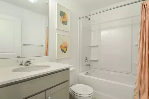 Bath - 2639 Firethorn Ave, Orange Park, FL 32073 photo 5 of 5