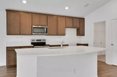 Kitchen - 2639 Firethorn Ave, Orange Park, FL 32073 photo 4 of 7