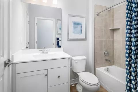 Bath - 5 Oasis Ave, Ranson, WV 25438 photo 3 of 3