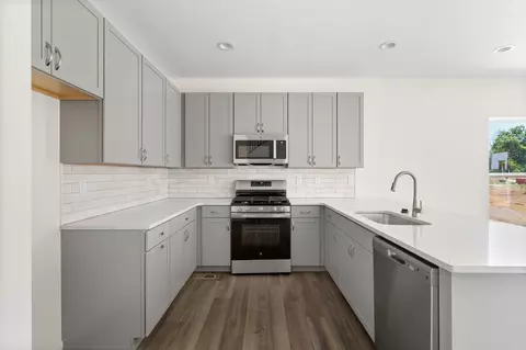 Kitchen - 1308 Hillside Ct, Rolla, MO 65401 photo 7 of 7