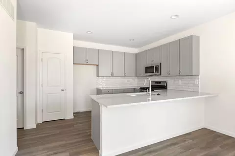 Kitchen - 1308 Hillside Ct, Rolla, MO 65401 photo 5 of 7