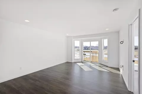 Living - 1308 Hillside Ct, Rolla, MO 65401 photo 2 of 5