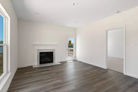 Living - 1308 Hillside Ct, Rolla, MO 65401 photo 4 of 5