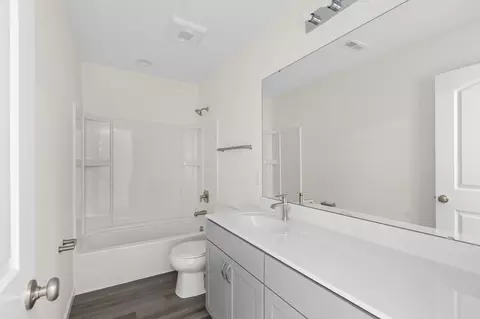 Bath - 1308 Hillside Ct, Rolla, MO 65401 photo 6 of 6