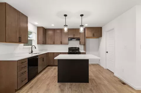 Kitchen - 986 Grandview Ln, Pacific, MO 63069 photo 14 of 16