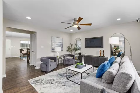 Living - 986 Grandview Ln, Pacific, MO 63069 photo 7 of 14