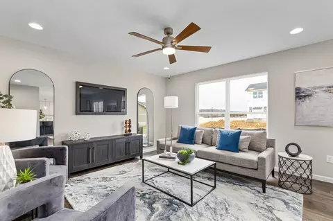 Living - 986 Grandview Ln, Pacific, MO 63069 photo 5 of 14