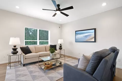 Living - 986 Grandview Ln, Pacific, MO 63069 photo 4 of 14