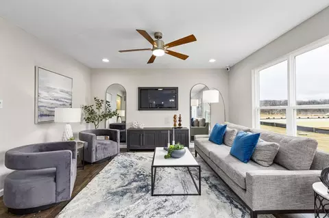 Living - 986 Grandview Ln, Pacific, MO 63069 photo 6 of 14