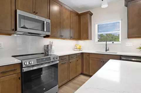 Kitchen - 986 Grandview Ln, Pacific, MO 63069 photo 6 of 16