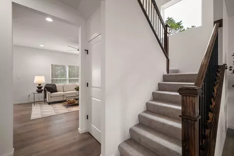 Entry Way - 986 Grandview Ln, Pacific, MO 63069 photo 3 of 9