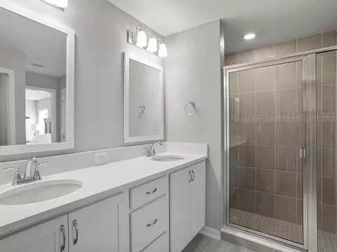 Bath - 564 SW 77th Cir, Ocala, FL 34474 photo 1 of 3