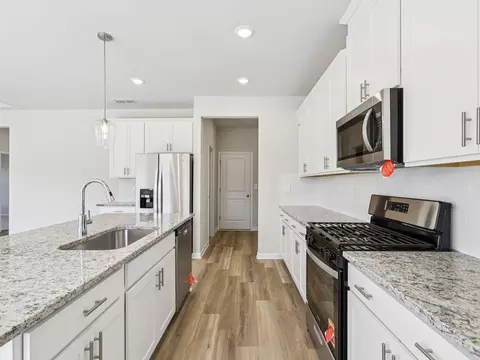 Kitchen - 6123 Sandpiper St, Lula, GA 30554 photo 3 of 8