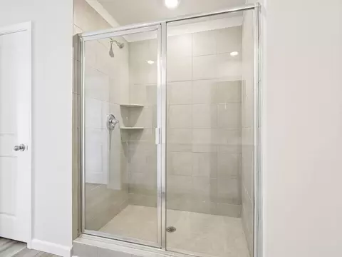 Bath - 6123 Sandpiper St, Lula, GA 30554 photo 4 of 10
