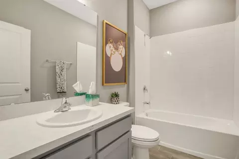 Bath - 235 Meredith Blvd, Winter Haven, FL 33881 photo 2 of 3