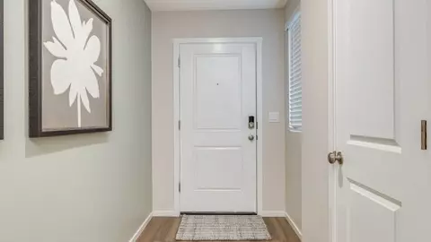 Entry Way - 6018 SE 15th St, Gresham, OR 97080 photo 1 of 11